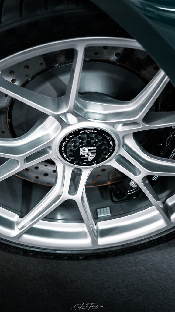 911 GT3 Touring Arlogrünmetallic | Entdecken Sie die faszinierende Welt von Alexander Tschuncky Arts: Kreative Fotografie, atemberaubende Automobilkunst und hochwertiger Bilderdruck. Lassen Sie sich inspirieren! - Realisiert mit Pictrs.com