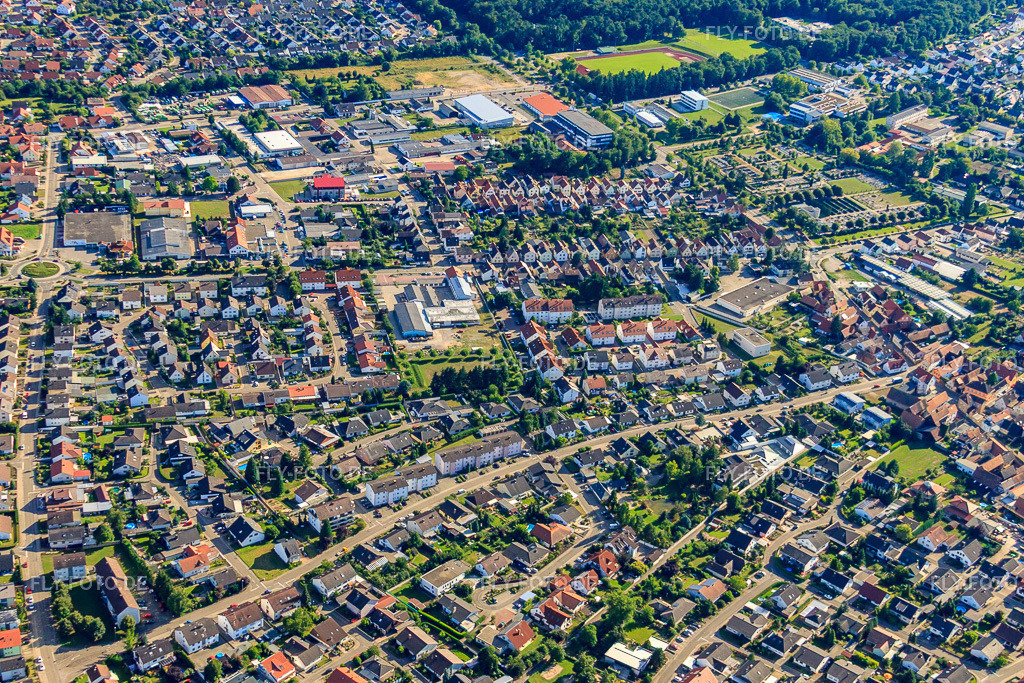 Mauritiusstr | Luftbild: Mauritiusstr in Rülzheim im Bundesland Rheinland-Pfalz in Deutschland. Foto: IMG_30724.jpg vom 31.07.2010 durch Werner Riehm/FLY-FOTO.de - Realisiert mit Pictrs.com
