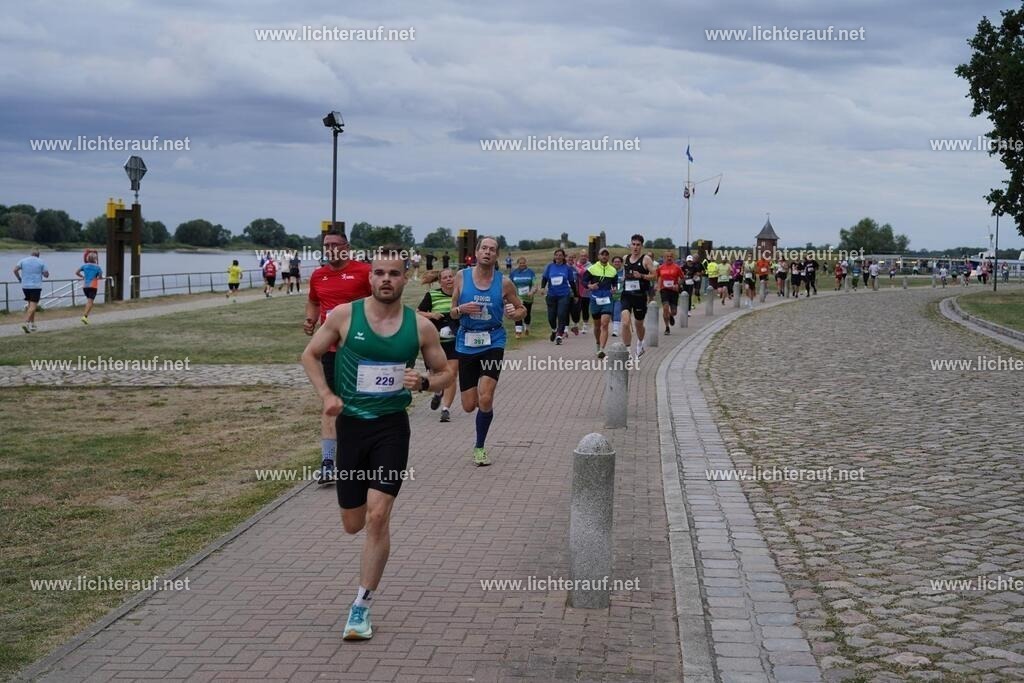 DSC05304 | Lichterlauf  - Realisiert mit Pictrs.com