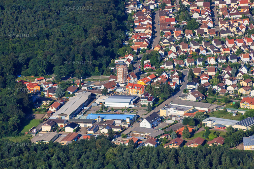 Luftbild: In den Grüben in Jockgrim im Bundesland Rheinland-Pfalz in Deutschland. Foto: IMG_42567.jpg vom 27.06.2011 durch Werner Riehm/FLY-FOTO.de