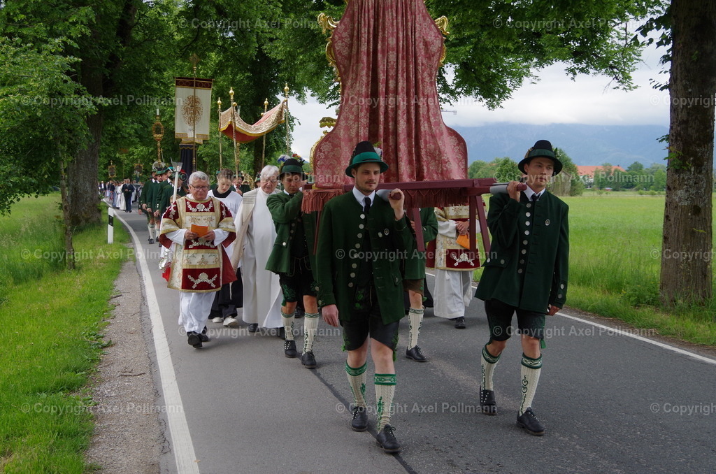 IMGP5939 | fotografiert von Axel PollmannLeonhardi Wallfahrt Benediktbeuern und Murnau, Fronleichnam, Fasching, Landschaft im Loisachtal und Benediktbeuern  - Realisiert mit Pictrs.com