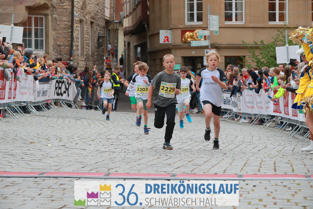 AOK Junior Cup 400m | 3Königslauf 2022 AOK Junior Cup 400m - Realisiert mit Pictrs.com