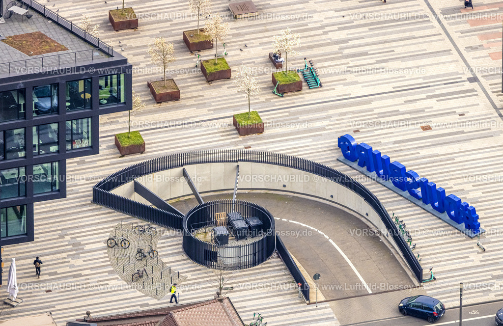 Duisburg230301874 | Luftbild, Hauptbahnhof Vorplatz-West, Duisburg Ist Echt Logo mit Tiefgarageneinfahrt, Portsmouthplatz, Dellviertel, Duisburg, Ruhrgebiet, Nordrhein-Westfalen, Deutschland