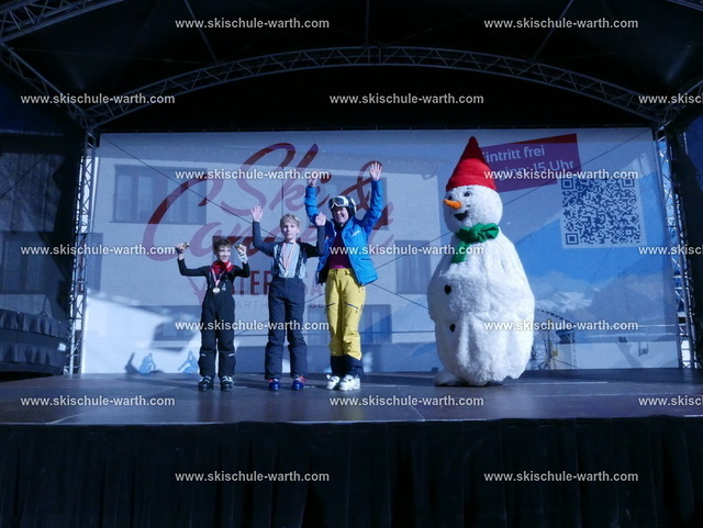 Gruppe Lina | Photos von der Skischule Warth - Realisiert mit Pictrs.com