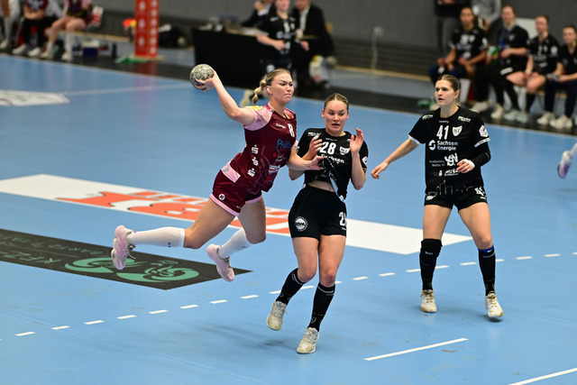 Handball I Frauen I Saison 2025-2026 I 2. HBF I 11. Spieltag I HL Buchholz 08-Rosengarten - HC Leipzig I 79045 | Der Sportfotograf. - Realisiert mit Pictrs.com