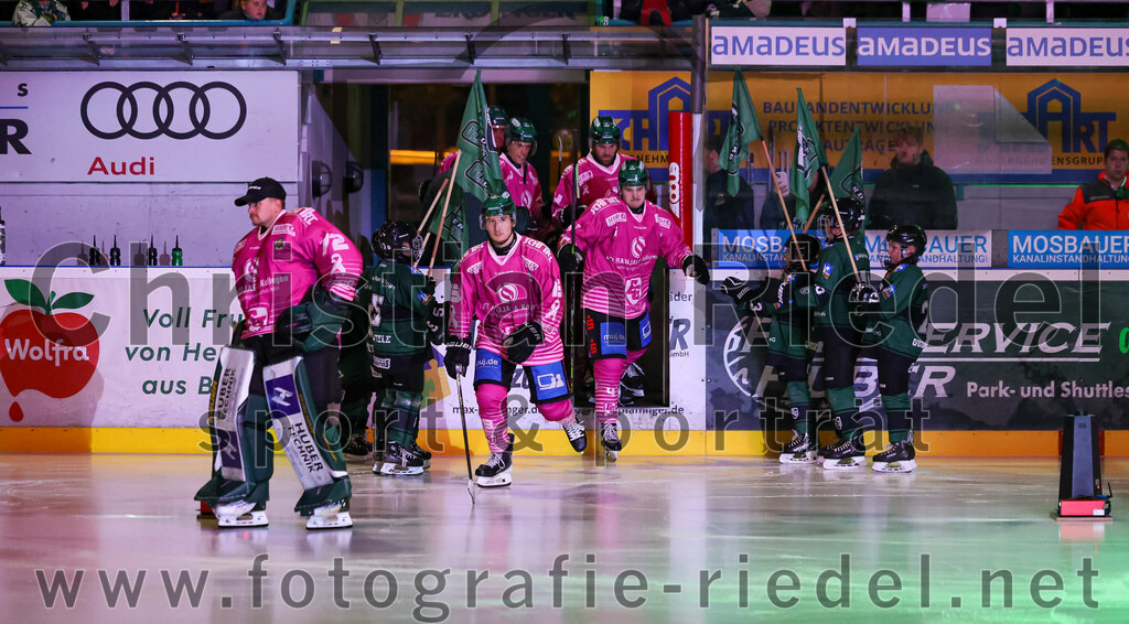2025-10-24_007_TSV_Erding_gegen_Deggendorfer_SC | Erding, Deutschland, 24.10.2025:Eishockey, Oberliga Süd 2025 / 2026, 11. Spieltag, TSV Erding gegen Deggendorfer SC, Endergebnis: 2:4Foto: Christian Riedel / fotografie-riedel.net