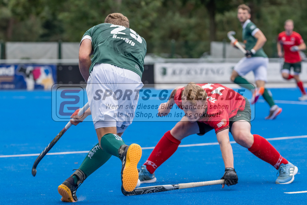 HK_20240915_106516 | 1. Bundesliga Herren Crefelder HTC - Uhlenhorst Mülheim am 15.9.2024 Crefelder HTC , CHTC, Krefeld , Malte Hellwig ( Uhlenhorst Mülheim #29 ) , Lenjo Tappert ( Crefelder HTC #11 )