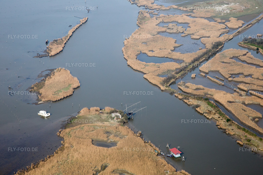 Luftbild: Ortsansicht in Codigoro im Bundesland Ferrara in Italien. Foto: IMG_087259.jpg vom 05.04.2016 durch Werner Riehm/FLY-FOTO.de