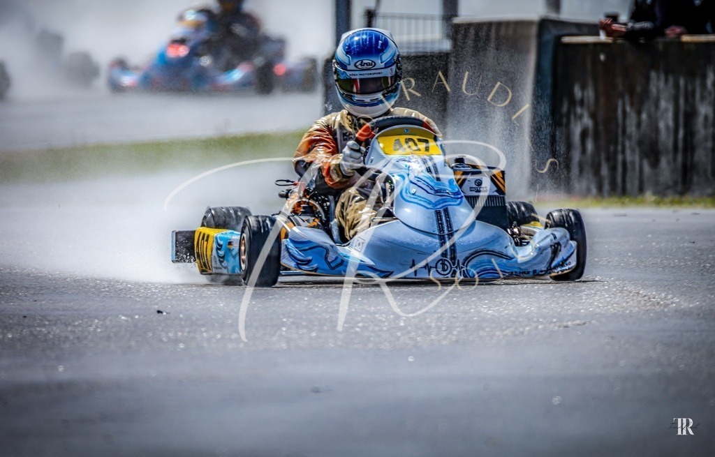 fcd4f718a7464d8b84882e9207c77c30 | traudl_s_fotos