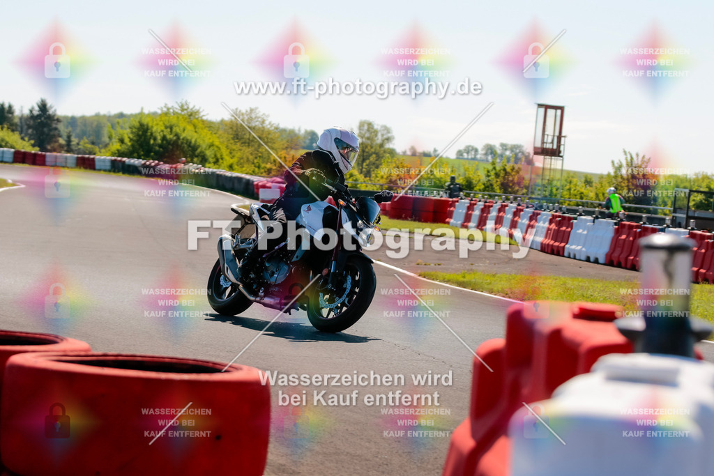 Moto-TeamOBK-21386 | Hier findet Ihr Bilder von Touristenfahrten auf der Nürburgring Nordschleife oder von anderen Veranstaltungen die ich besucht habe. Viel Spass beim Durch Schauen 