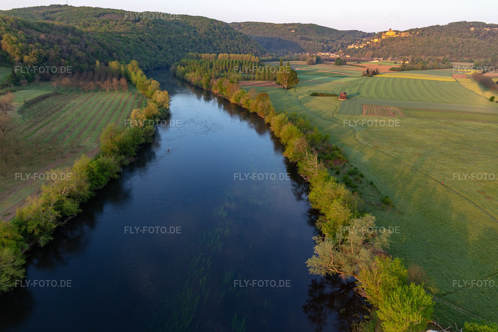 Luftbild: Dordogne in Vézac im Bundesland Dordogne in Frankreich. Foto: IMG_113674.jpg vom 20.04.2019 durch Werner Riehm/FLY-FOTO.de