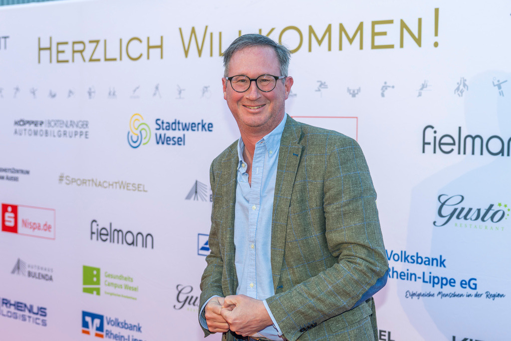 top-top.de 260306-223 | Foto, Video, Fotografie, Videografie, Fotobox, DJ, Discjockey, Musik, Musikbox, Veranstaltung, Photobooth, Amazon, Ebay, Buchtipp, Bestseller, Autor, Verlag, Buch, Wesel, Hamminkeln, NRW, Dinslaken, Rees, Drohne, Hochzeit, Party, Fotobox, Wesel, Fotograf