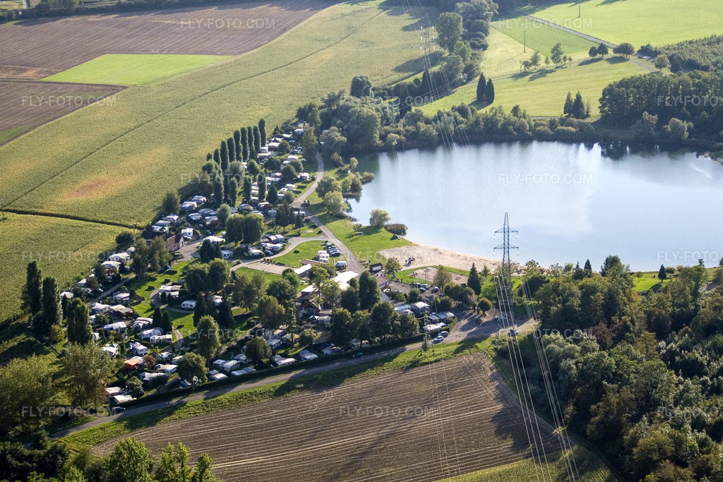 Aerial view: Camping Plage du Staedly in Rœschwoog in the state Bas-Rhin, France.Photo: IMG_8109.jpg taken on 09/15/2007 by Werner Riehm/FLY-FOTO.comResolution of the original: 3097 x 2064 pxCamping du Staedly - Le Camping du Pays Rhénan