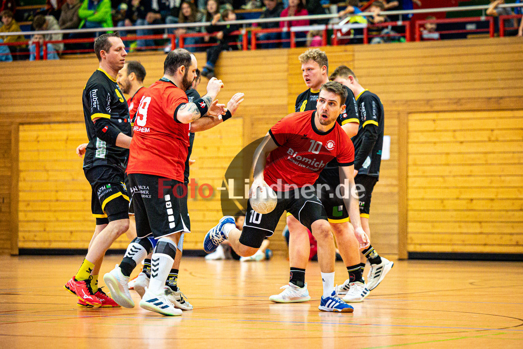 TSV Weiheim II gegen TSV Schongau | Bezirksliga Handball Herren 2024/25, TSV Weiheim II gegen TSV Schongau, 20250118,Kilian HIERONYMUS (TSV Weilheim II 10) in Aktion,2025-01-18 in Weilheim (Jahnhalle)Kilian HIERONYMUS (TSV Weilheim II 10)Copyright: WolfgangxLindner foto-lindner.de