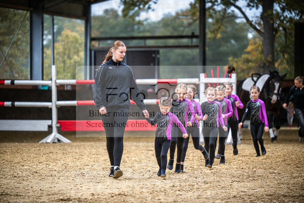 DOS_0011 | Entdecke hochwertige Reitturnierfotos von Foto Oger. Professionell, emotional und authentisch – jetzt Lieblingsmomente im Shop bestellen.Deutschlandweite Turnierfotografie. - Realisiert mit Pictrs.com