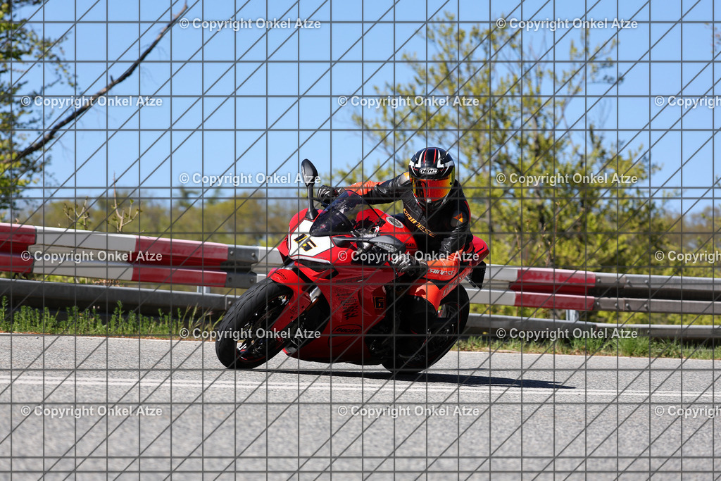 IMG_8297 | Fotograf am Kyffhäuser. Onkel Atze. Kyffhäuser Rennstrecke. Café36. Motorsportfotografie. - Realisiert mit Pictrs.com