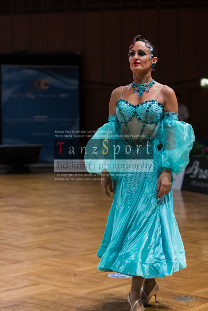 20250821_WDSF-SenI-Std-R1_4332 | Tanzsportbilder, Standardtanz, Lateintanz, WDSF, DTV, LTVB, dancecomp, goc, hessen tanzt, blaues band der spree, walzer, tango, wiener walzer, slowfox, quickstepp, samba, rumba, cha-cha-cha, paso doble. jive, hd-kroft photography, turniertanzsport