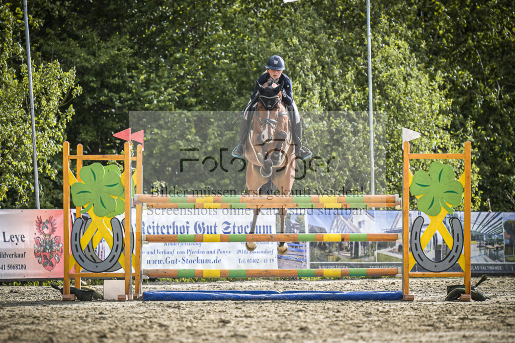 DOS_9996 | Entdecke hochwertige Reitturnierfotos von Foto Oger. Professionell, emotional und authentisch – jetzt Lieblingsmomente im Shop bestellen.Deutschlandweite Turnierfotografie. - Realisiert mit Pictrs.com