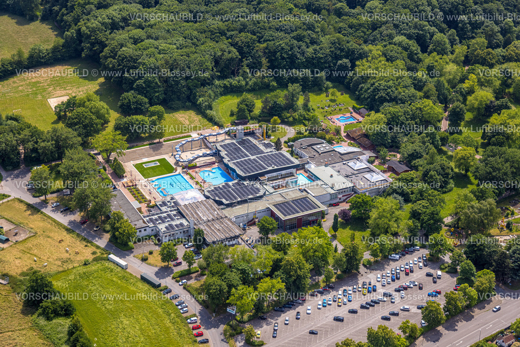 Herne250602079 | Luftbild, LAGO Die Therme, Schwimmbad und Wellness-Center mit Wasserrutsche, Dach mit Solarpaneelen, Börnig, Herne, Ruhrgebiet, Nordrhein-Westfalen, Deutschland