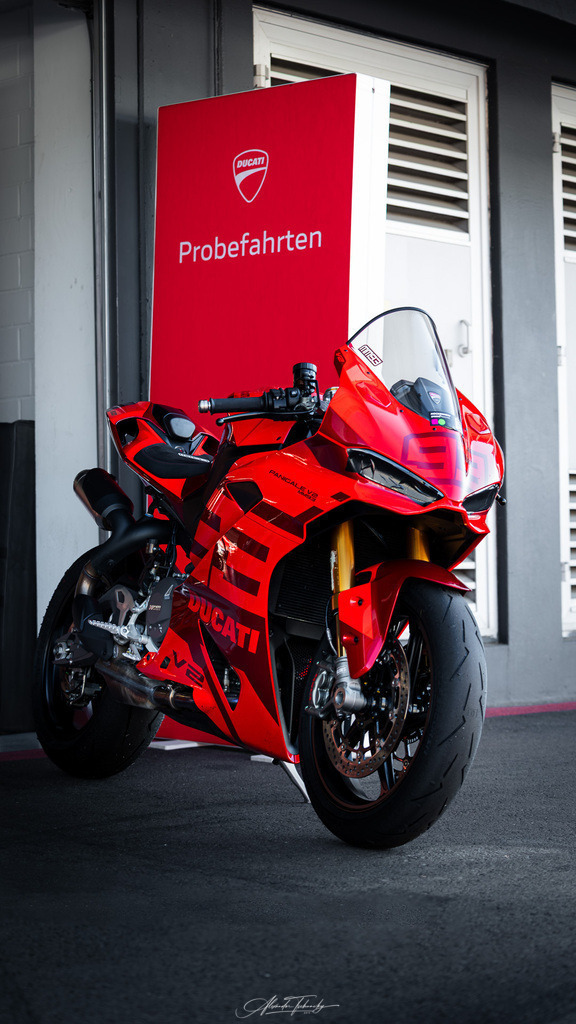 Ducati Trackday Hockenheimring 2026 | Entdecken Sie die faszinierende Welt von Alexander Tschuncky Arts: Kreative Fotografie, atemberaubende Automobilkunst und hochwertiger Bilderdruck. Lassen Sie sich inspirieren! - Realisiert mit Pictrs.com