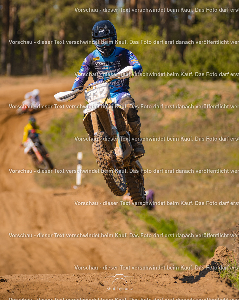 20260501_MCWriezen-2985 | Sportfotografin aus Berlin-Brandenburg mit Fokus auf Motocross. Ich halte deine sportliche Leistung und echte Emotionen auf und neben der Strecke professionell fest. Entdecke die Fotos von deinem Rennen und bestelle sie direkt hier im Shop.