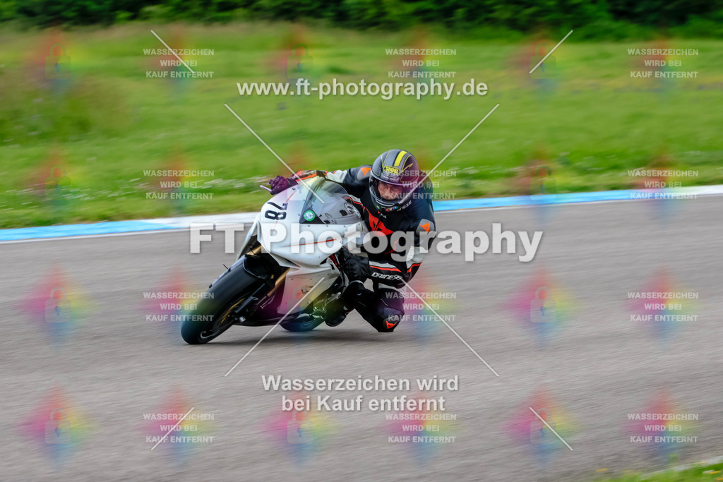 MotoTeam-3653 | Hier findet Ihr Bilder von Touristenfahrten auf der Nürburgring Nordschleife oder von anderen Veranstaltungen die ich besucht habe. Viel Spass beim Durch Schauen 