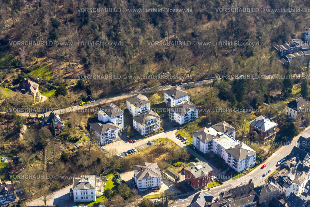 Velbert240301381Langenberg | Luftbild, Ambulanter Pflegedienst Seniorenheim carpe diem Velbert, quadratische Häuser am Waldrand Klippe, Oberbonsfeld, Velbert, Ruhrgebiet, Nordrhein-Westfalen, Deutschland