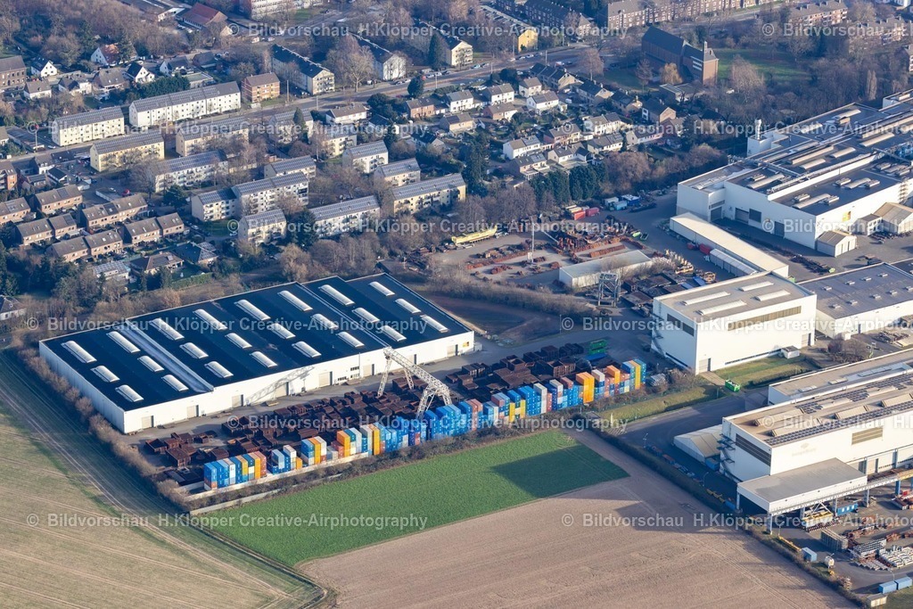 Luftbild Krefeld-8140 | Luftbildfotografie Gebäude und Produktionshallen auf dem Werksgelände des Metallproduzenten " G. Siempelkamp GmbH & Co. KG " an der Siempelkampstraße in Krefeld im Ruhrgebiet im Bundesland Nordrhein-Westfalen, Deutschland. - Realisiert mit Pictrs.com