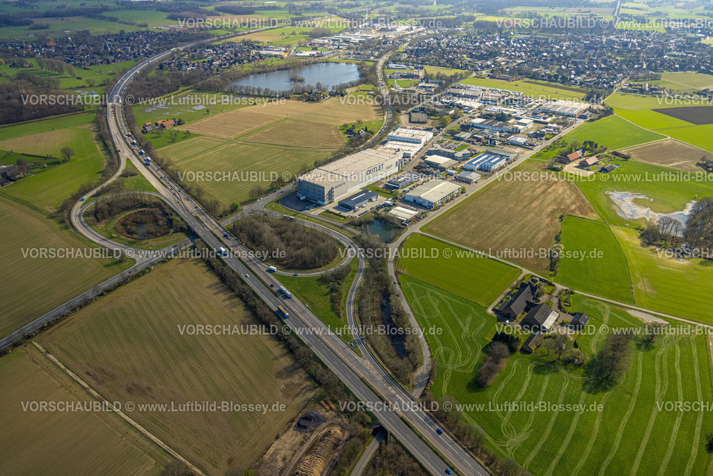 Hamminkeln240311581 | Luftbild, Gewerbegebiet Kesseldorfer Rott, Bonita Outlet Modegeschäft, an der Autobahn A3 Anschlussstelle Hamminkeln, hinten der Weikensee, Hamminkeln, Nordrhein-Westfalen, Deutschland