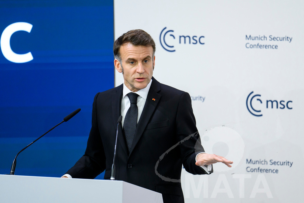 _DWA7009 | MATA IndoCon - Realisiert mit Pictrs.com