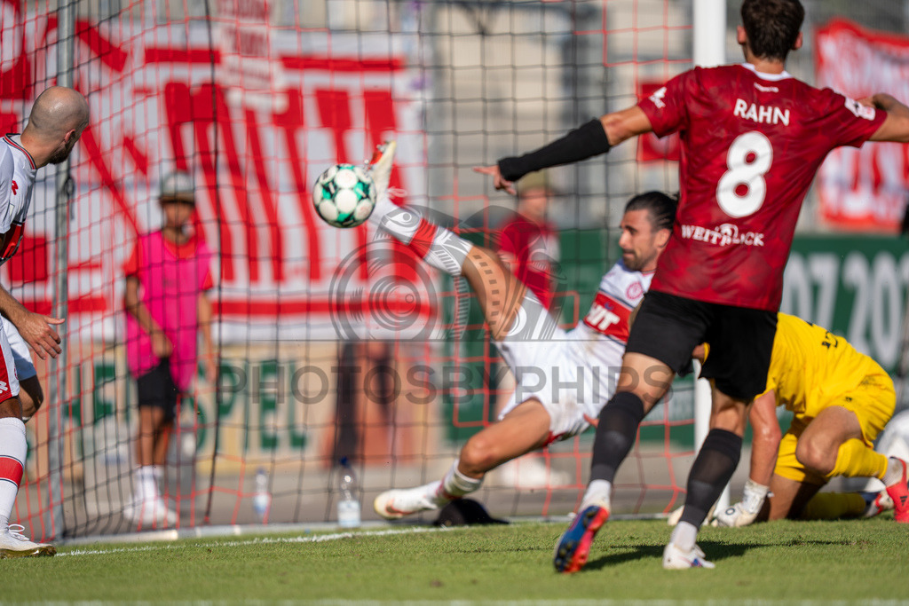 SG Sonnenhof Großaspach vs. Fortuna Köln, Fussball, 3. Liga, 1. Spieltag, 08.08.2026 | David Haider (Fortuna Köln, #15) klaert auf der Linie,SG Sonnenhof Großaspach vs. Fortuna Köln, Fussball, 3. Liga, 1. Spieltag, 08.08.2026,DFB regulations prohibit any use of photographs as image sequences and/or quasi-video