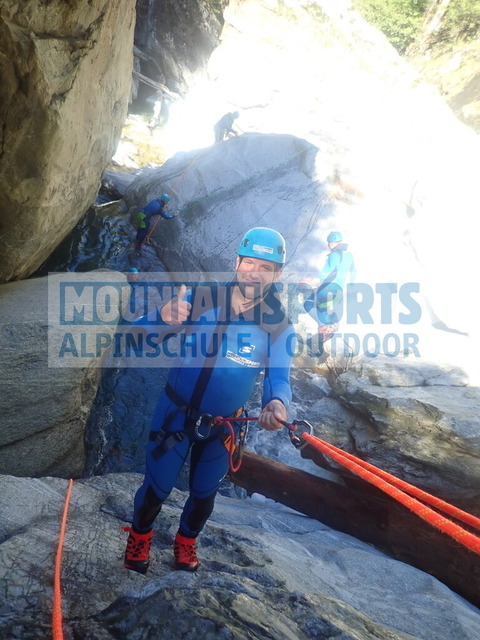 P1010036 | Bestelle die Bilder deines Berg- oder Wasser-Abenteuers mit Mountain Sports bequem von zu Hause aus direkt über unseren Online Fotoshop von pictrs.com. - Realisiert mit Pictrs.com