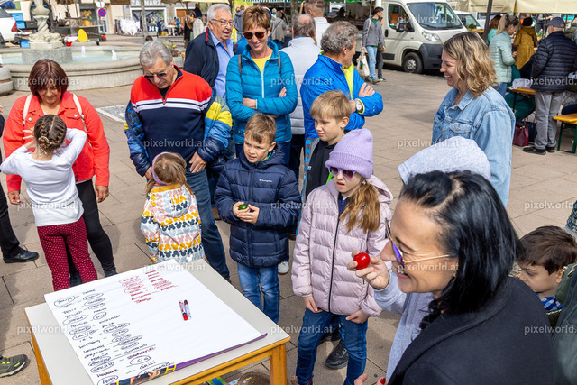 Eierpecken am Hauptplatz | Bildershop von pixelworld.at - Realisiert mit Pictrs.com