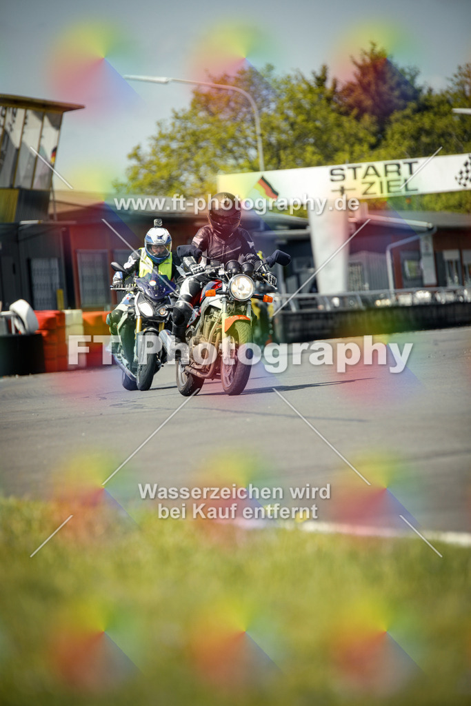 OBK_Mai_Martina_Markus-10761 | Hier findet Ihr Bilder von Touristenfahrten auf der Nürburgring Nordschleife oder von anderen Veranstaltungen die ich besucht habe. Viel Spass beim Durch Schauen 
