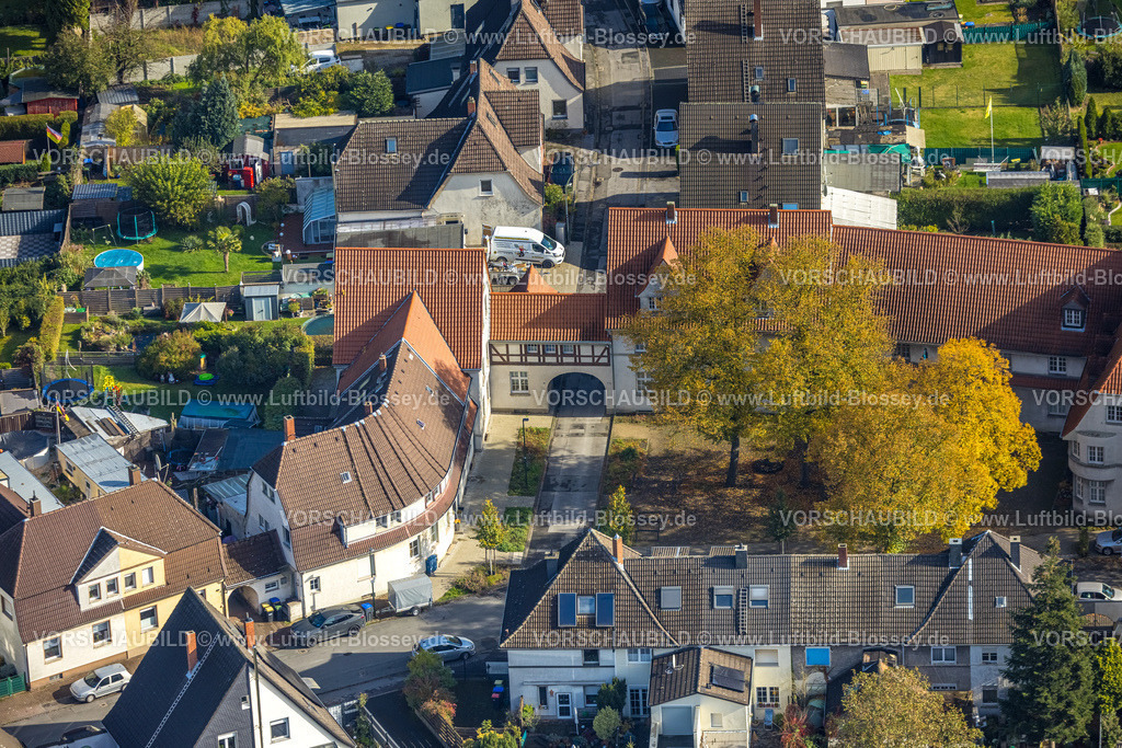 Luenen241012295 | Luftbild, Victoriakolonie Arbeitersiedlung Lindenstraße / Platzwände, Wohnhaus Lindenstraße mit Tordurchfahrt, Baudenkmal, Lünen, Ruhrgebiet, Nordrhein-Westfalen, Deutschland
