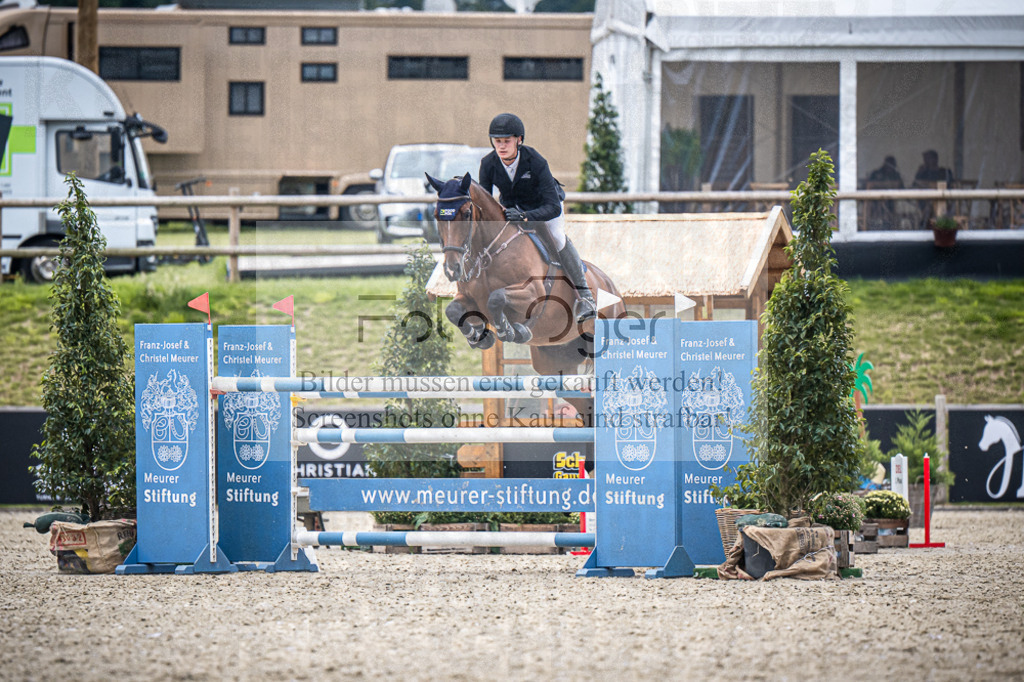 DOS_5663 | Entdecke hochwertige Reitturnierfotos von Foto Oger. Professionell, emotional und authentisch – jetzt Lieblingsmomente im Shop bestellen.Deutschlandweite Turnierfotografie. - Realisiert mit Pictrs.com