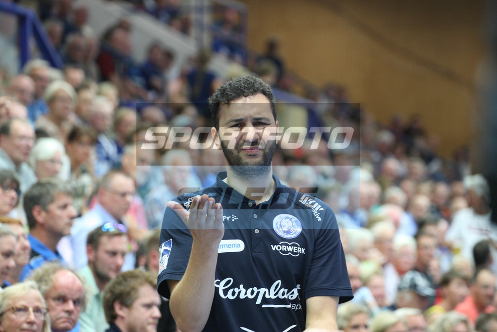 Bergischer HC - TSV Hannover-Burgdorf | BHC Trainer Jamal Naji -  © Sportfoto-Sale (MK) - Realisiert mit Pictrs.com
