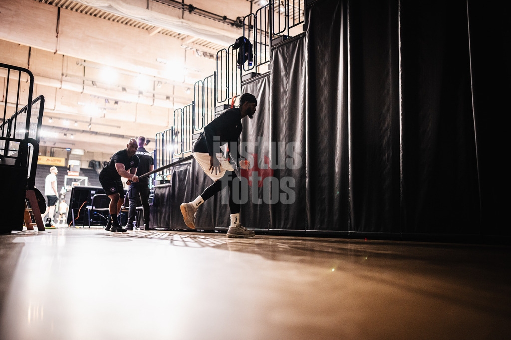 Basketball | Männer | Saison 2023/2024 | easyCredit Basketball Bundesliga | 32. Spieltag | Veolia Towers Hamburg vs. NINERS Chemnitz | 04.05.2024 | Vincent King (#13, Veolia Towers Hamburg) Vincent King (#13, Veolia Towers Hamburg)