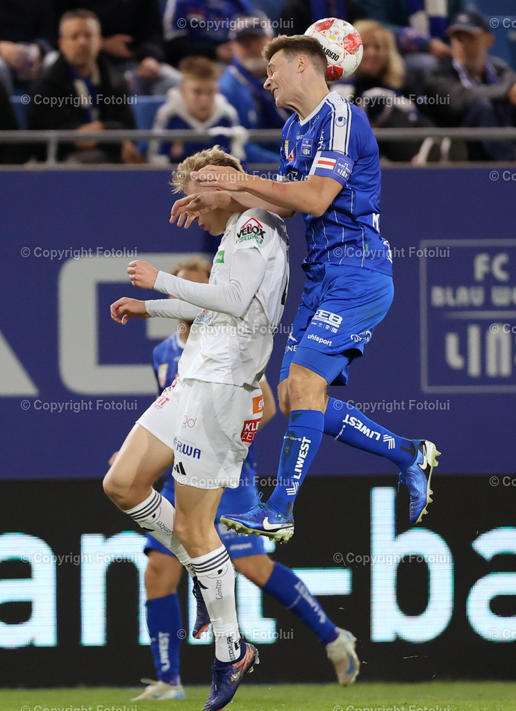 A_LUI_120425_08 | SPORT,FUSSBALL ADMIRAL BUNDESLIGA BLAU WEISSLINZ -RZ PELLETS WAC IM BILD: MANUEL MURANDA (BLAU WEISS) UND  ERIK KOJZEK (WAC) FOTO:  FOTOLUI/MW