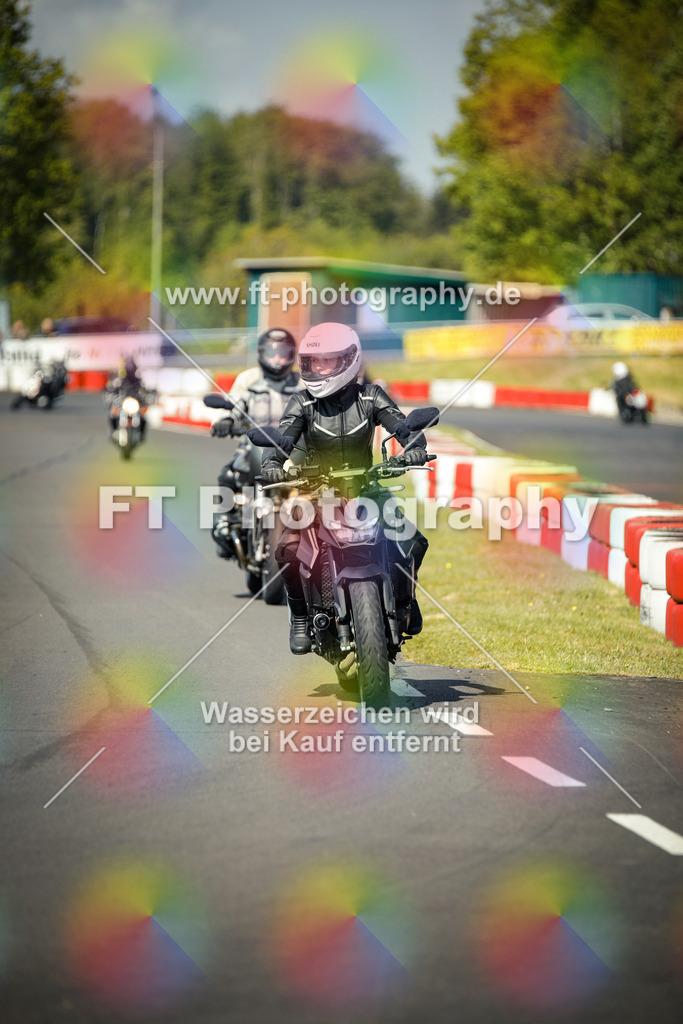 OBK_Mai_Martina_Markus-10537 | Hier findet Ihr Bilder von Touristenfahrten auf der Nürburgring Nordschleife oder von anderen Veranstaltungen die ich besucht habe. Viel Spass beim Durch Schauen 