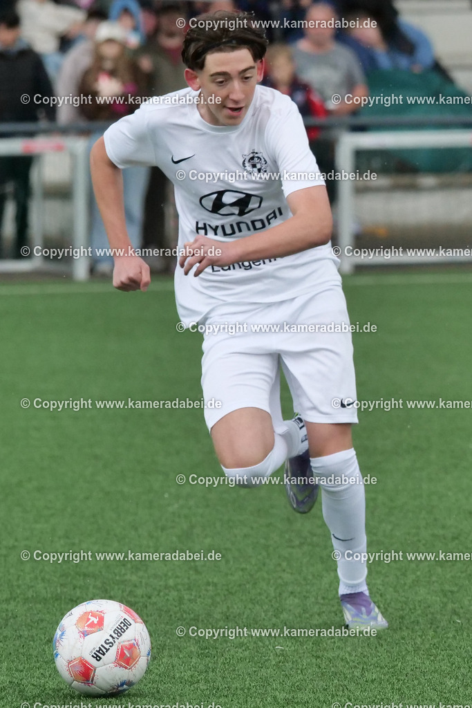 Fußball : C-Junioren : Aufstieg Regionalliga West : SUS 09 Dinslaken - Vfb 03 Hilden am 04.06.2026 in Dinslaken | Fußball : C-Junioren : Aufstieg Regionalliga West : SUS 09 Dinslaken (rotr Trikots)- Vfb 03 Hilden (weiße Trikots) am 04.06.2026 in Dinslaken - Realisiert mit Pictrs.com