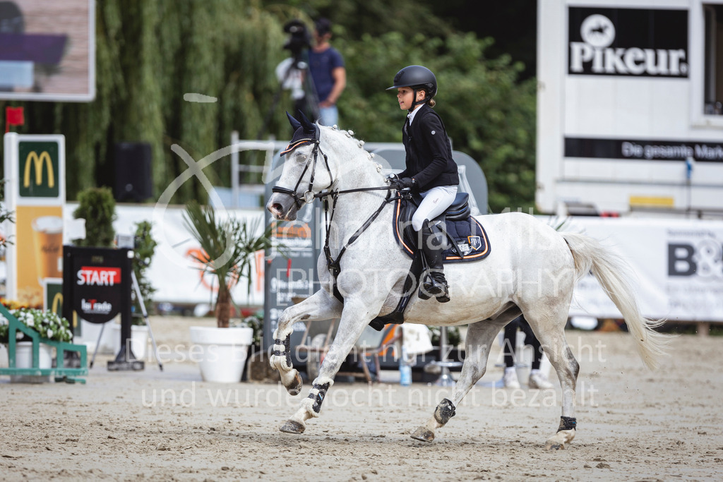 240711_BHO_Stil-A1-2-286 | Deine schönsten Turniermomente als professionelle Fotos! Entdecke hochwertige Pferdesport-Fotografie im Online-Shop. Jetzt Fotos finden & bestellen!