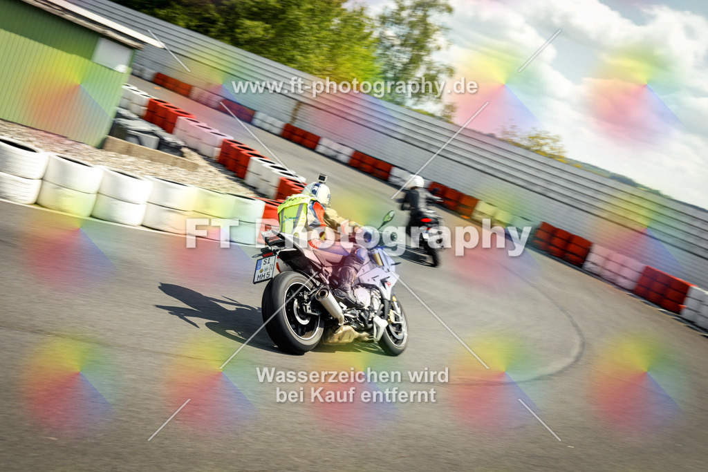 OBK_Mai_Martina_Markus-11165 | Hier findet Ihr Bilder von Touristenfahrten auf der Nürburgring Nordschleife oder von anderen Veranstaltungen die ich besucht habe. Viel Spass beim Durch Schauen 