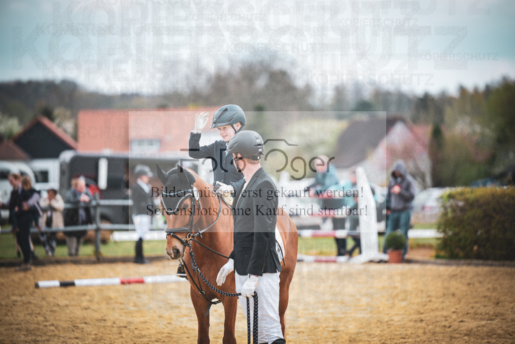 DOS_8731 | Entdecke hochwertige Reitturnierfotos von Foto Oger. Professionell, emotional und authentisch – jetzt Lieblingsmomente im Shop bestellen.Deutschlandweite Turnierfotografie. - Realisiert mit Pictrs.com
