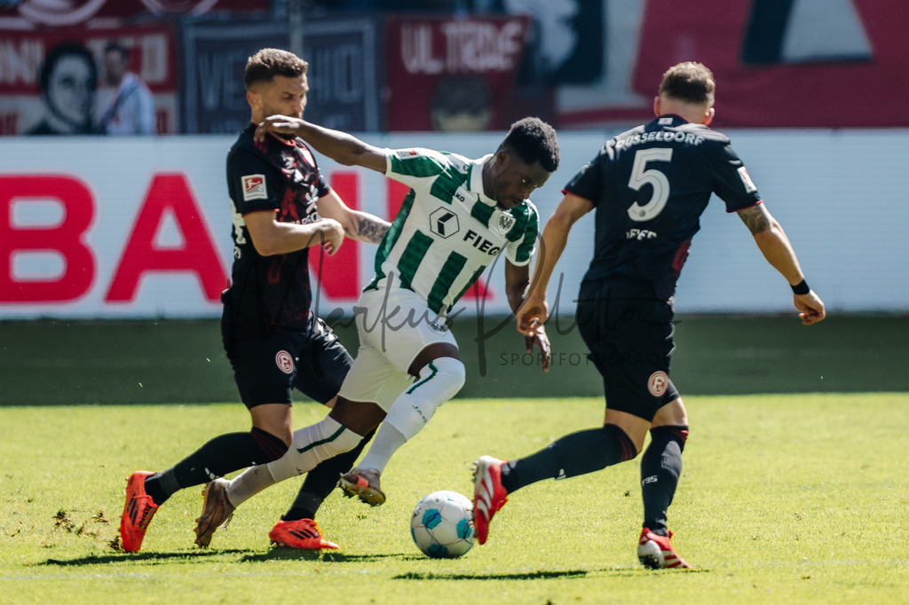 2. Bundesliga, Saison 2024/25, 28. Spieltag: Fortuna Düsseldorf - SC Preußen Münster | Düsseldorf, 05.04.2025: 2. Bundesliga, 28. Spieltag, Fortuna Düsseldorf gegen SC Preußen Münster in der Merkur Spiel-Arena in Düsseldorf. Foto: sportfotografie.ms | Markus Paletta - Realisiert mit Pictrs.com