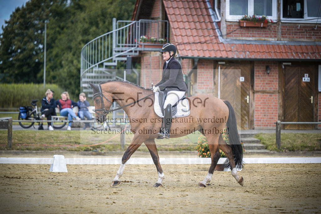 DOS_9426 | Entdecke hochwertige Reitturnierfotos von Foto Oger. Professionell, emotional und authentisch – jetzt Lieblingsmomente im Shop bestellen.Deutschlandweite Turnierfotografie. - Realisiert mit Pictrs.com
