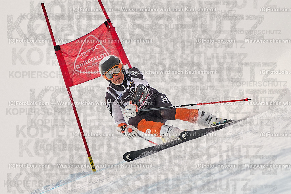 _ALP0784_MASTERS-WM_Reiteralm_A-GS_Niklas Dariusz | FISWORLD CHAMPIONSHIPSMASTERS ALPINE SKIING, 23. – 28. MÄRZ 2026 - REITERALM | STMK | AUT.   Veranstaltet vom Masters-Referat des Deutschen Skiverbandes (DSV). Durchführende Organisation: WSV Pichl-Reiteralm, unterstütutzt von den Bergbahnen REITERALM bei Schladming und SKI AUSTRIA.                            Disziplinen:  Super-G, GiantSlalom, Slalom.                                                 Kategorien:  A (Herrn 30-59 Jahre), B (Herrn ab 60 Jahre), C (Damen 30-59 Jahre), D (Damen ab 60 Jahre).                Rennstrecken:   Gasselhöhe und Muldenliftpiste auf der Reiteralm.