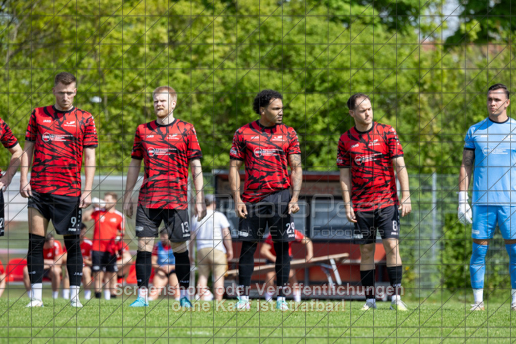 20250427_145908_0013 | #,TSV Bad Boll (rot) vs. SV Waldhausen (gelb), Fussball, Landesliga 2 - wfv, 24. Spieltag, Saison 2024/2025, Rasenplatz, Erlengarten 37, 73087 Bad Boll, 27.04.2025 - 15:00 Uhr,Foto: PhotoPeet-Sportfotografie/Peter Harich