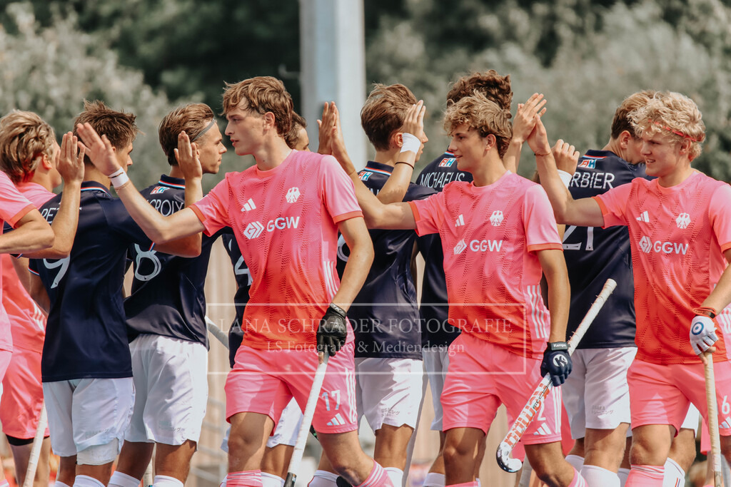 EM_MU18_F_GER-FRA_Lille_bearbeitet (51 von 433) | lanaschraderfotografie - Realisiert mit Pictrs.com