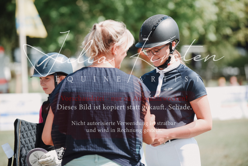 DSC_5893 | Pferde- und Turnierfotografie in Westsachsen. Pferdeportraits, Auftragszeichnungen und intuitive Kunst.